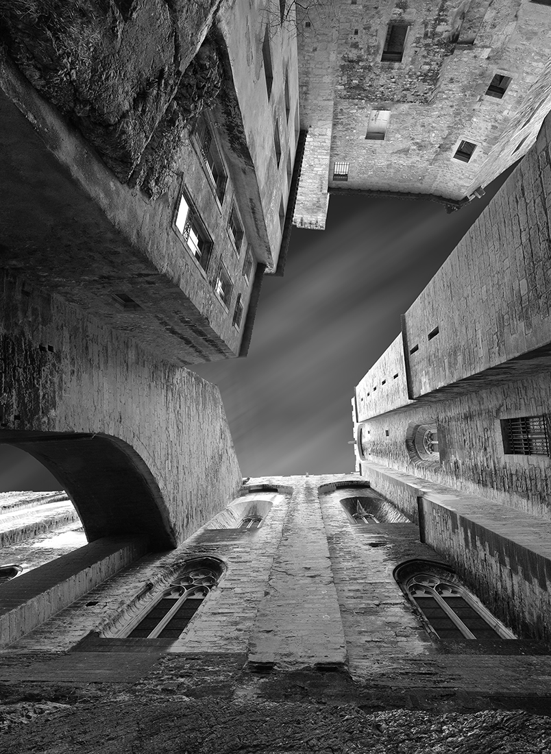 Tête en l'air  (Head in the clouds)