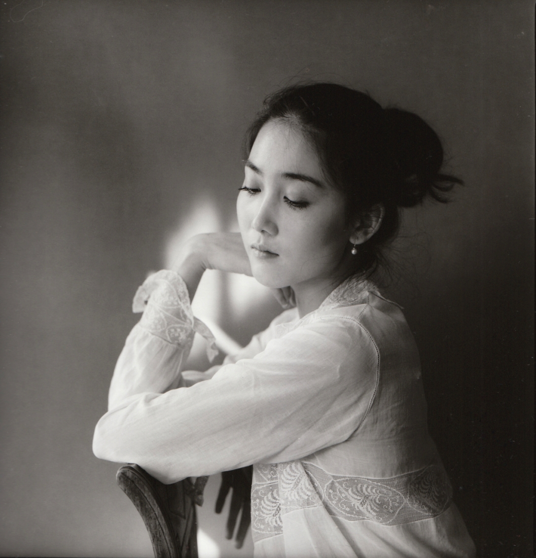 Girls in White Blouse-series