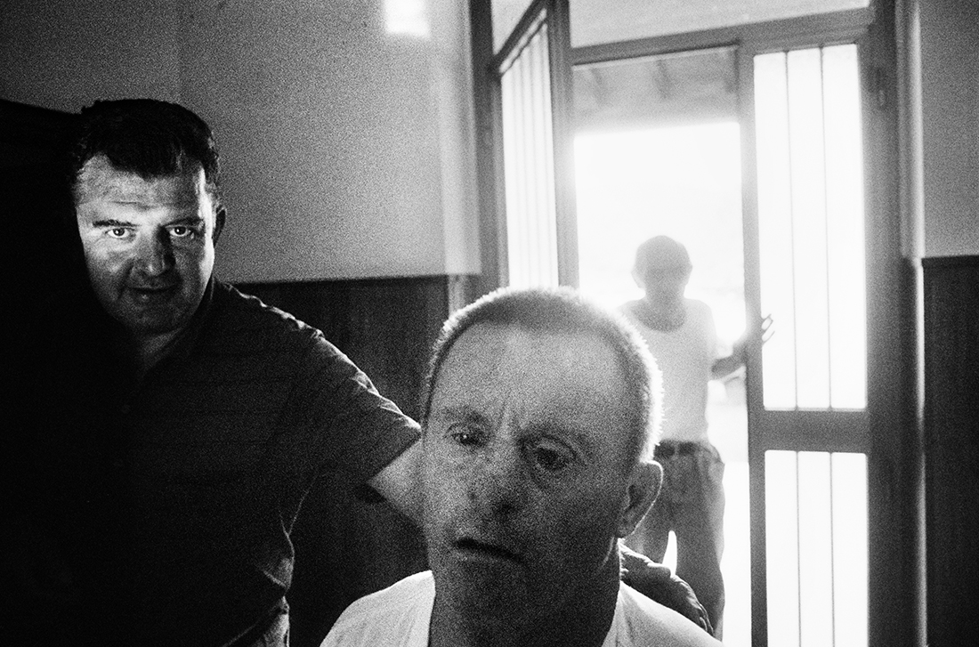 I’VE GOT NO ONE TO HOLD ME