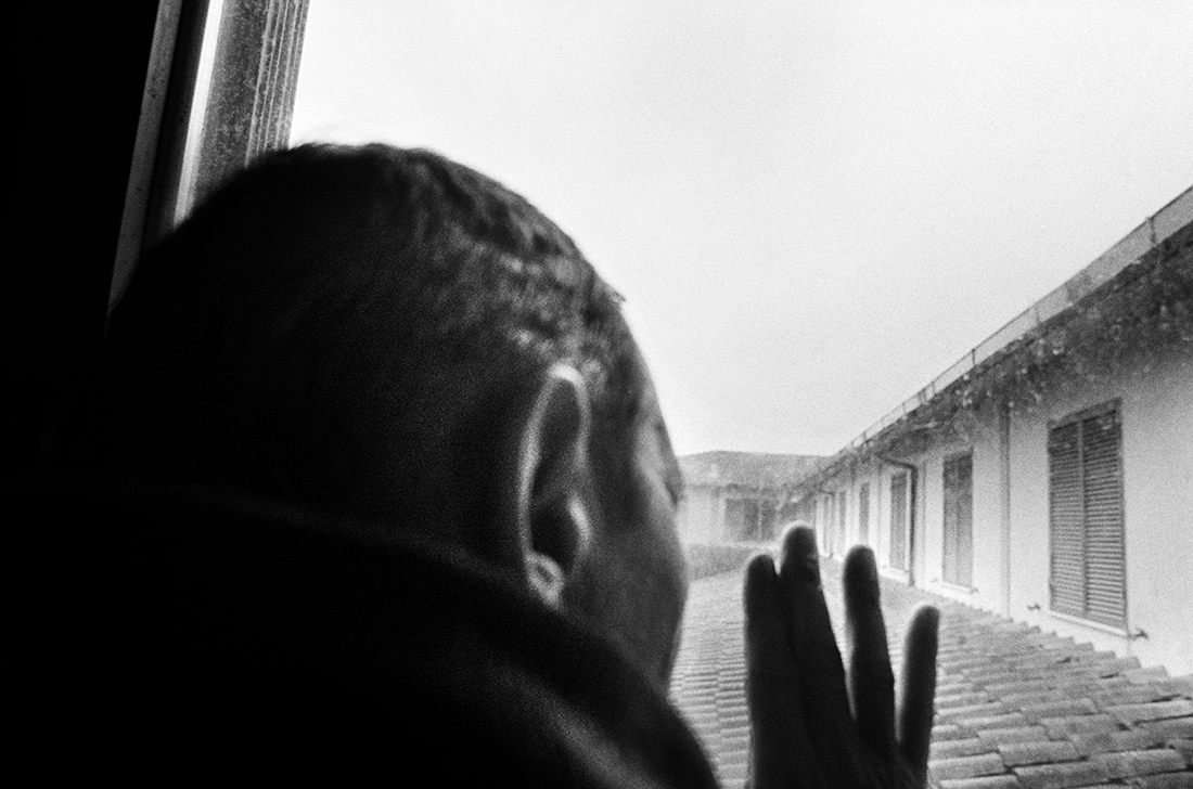 I’VE GOT NO ONE TO HOLD ME