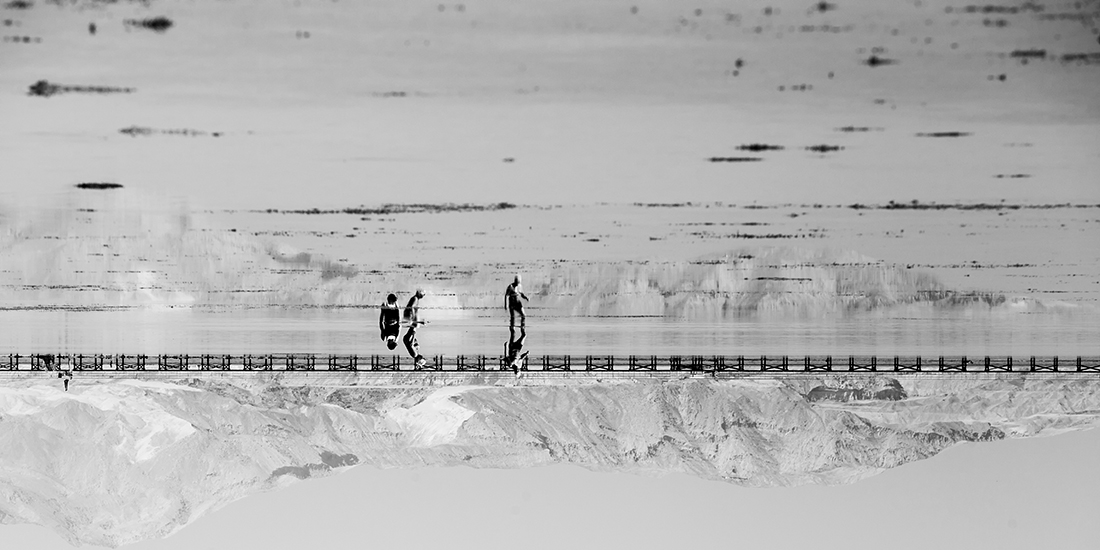 Reflections. Parallel universe.