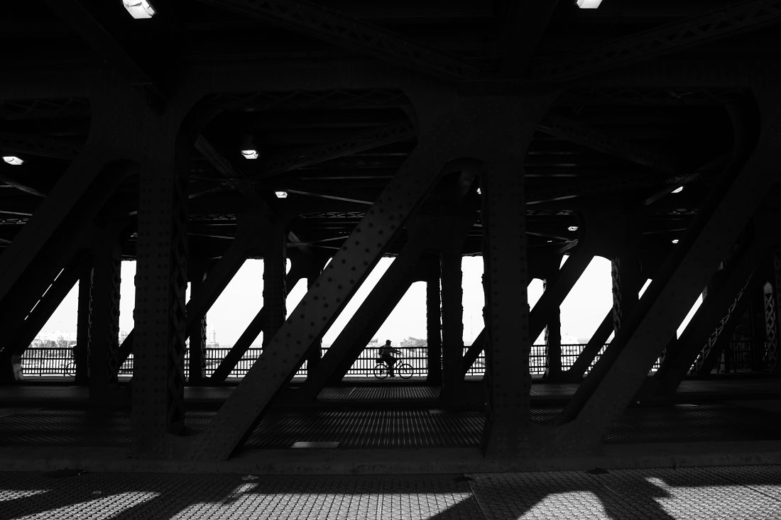 Loneliness and bonding in the city.