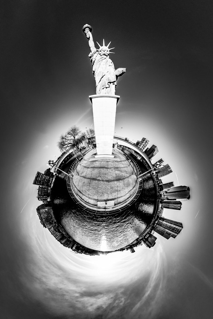 Tiny Planet-sur-Seine