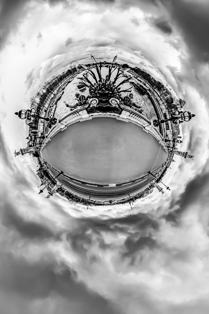 Tiny Planet-sur-Seine
