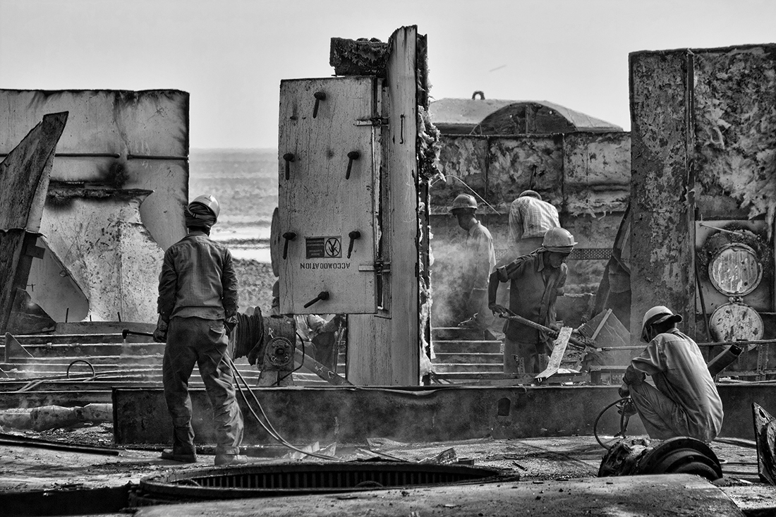 Workers @ Ship breaking Yard