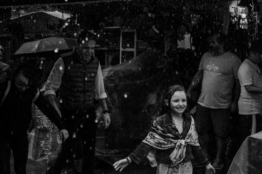 Girl Raning İn The Rain