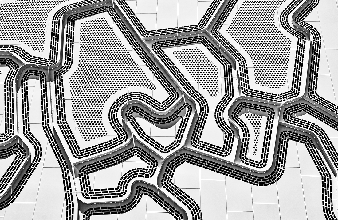 Points and Lines in Black and White, Miami