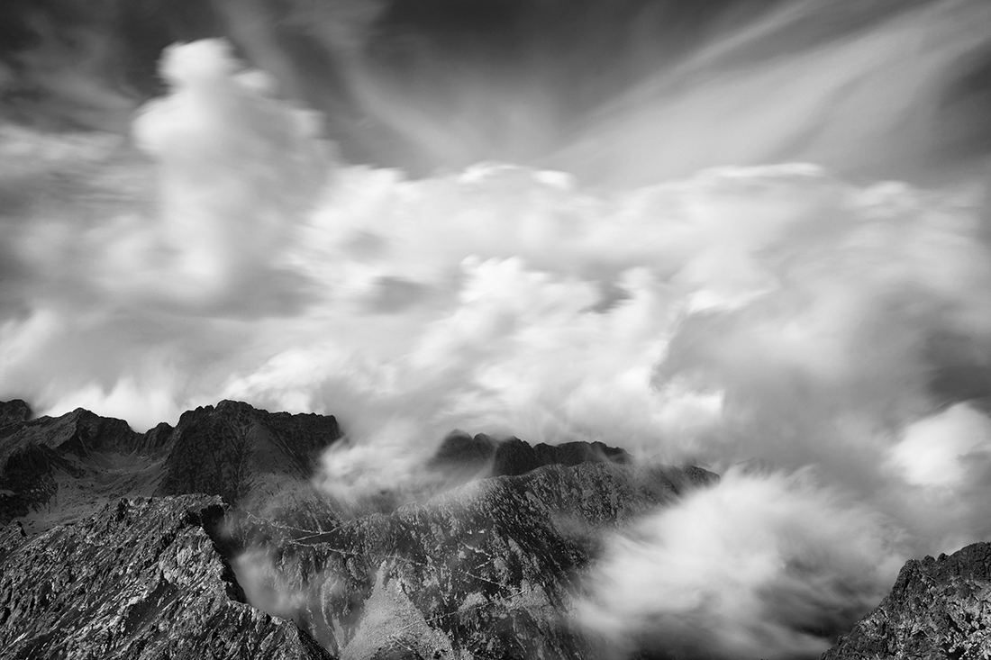 Veils, voiles (original title: Welony, woale)