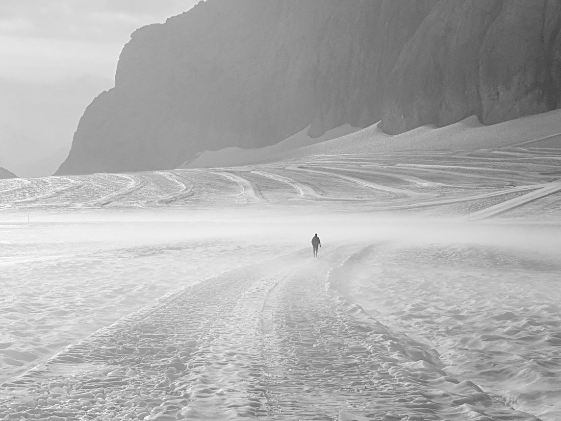 Proposal on a glacier