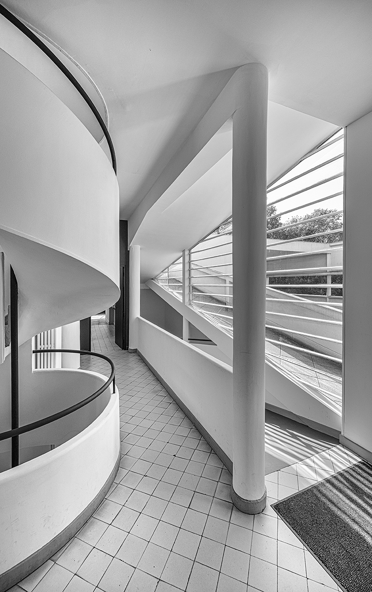 Villa Savoye: Changing Levels