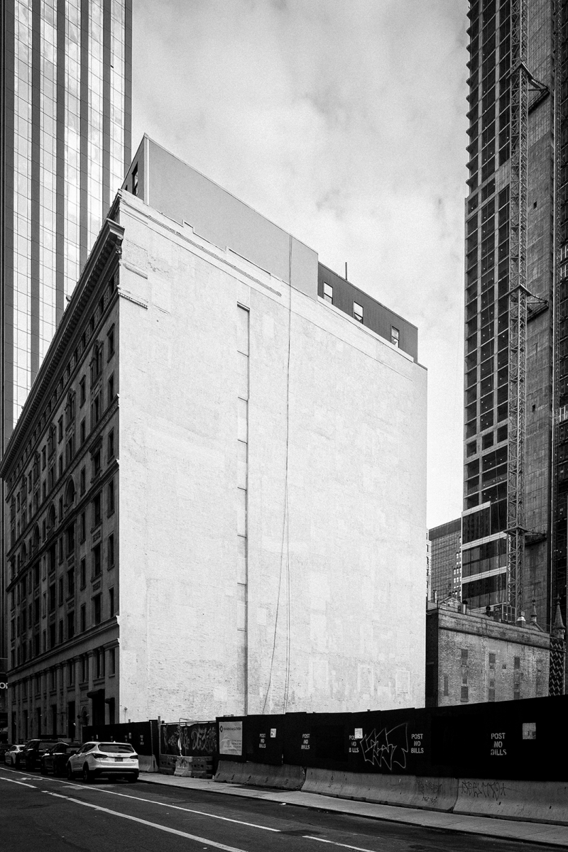SCULPTING MANHATTAN