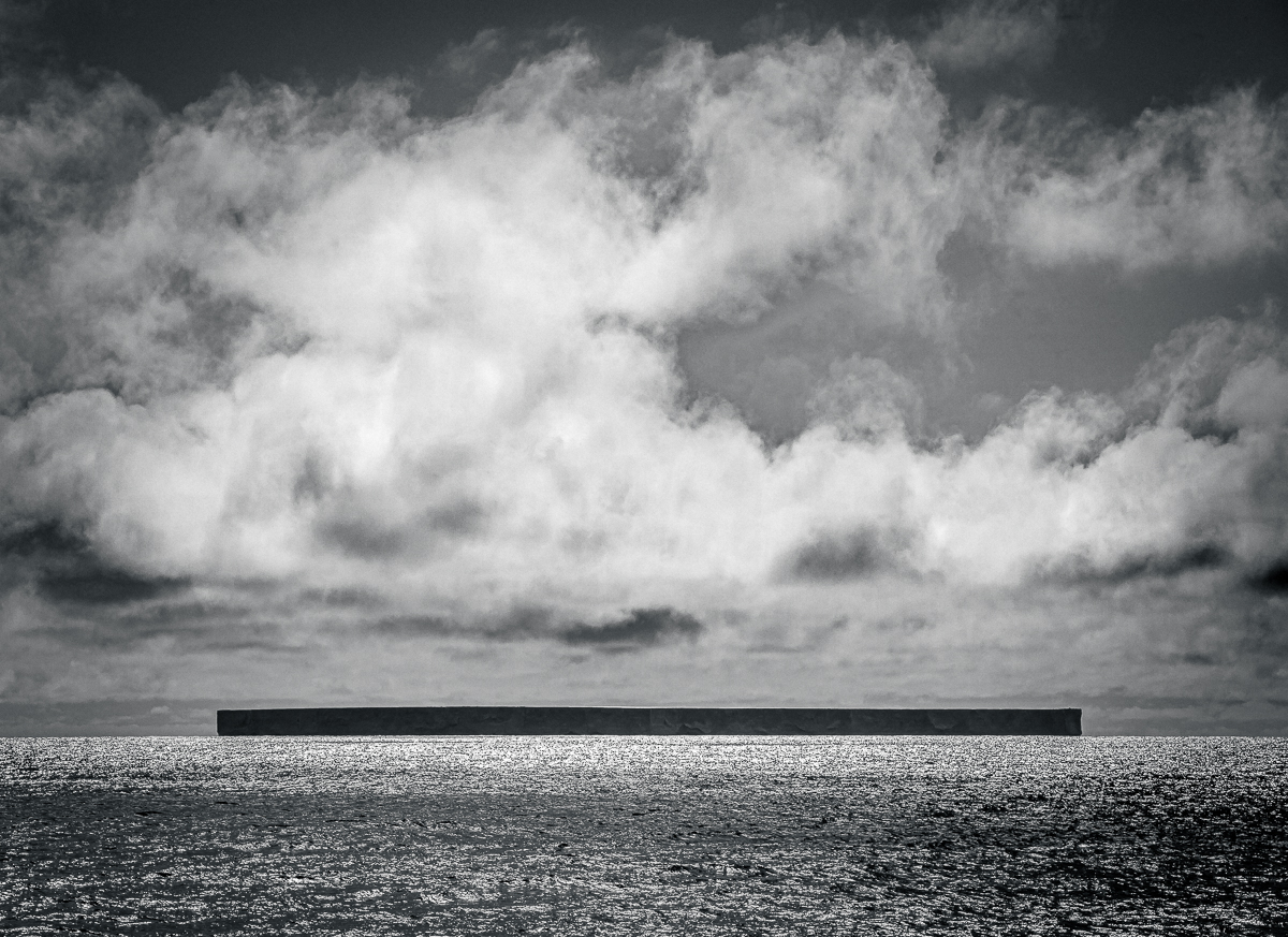 Black & White in Antarctica - Photographs From The Bottom Of The Earth