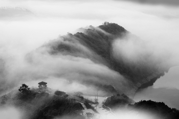 Sea Clouds of Guksabong Peak
